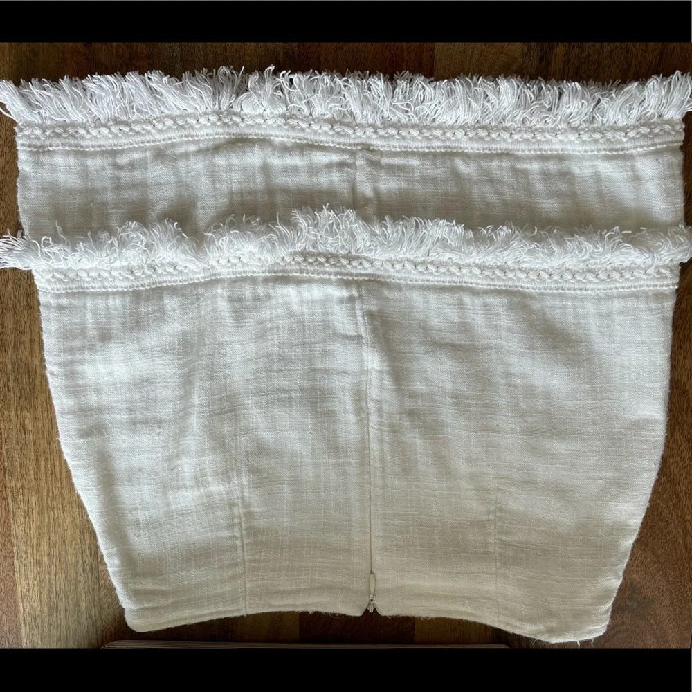 WHITE RUFFLE SKIRT Size Small - Picture 2 of 2